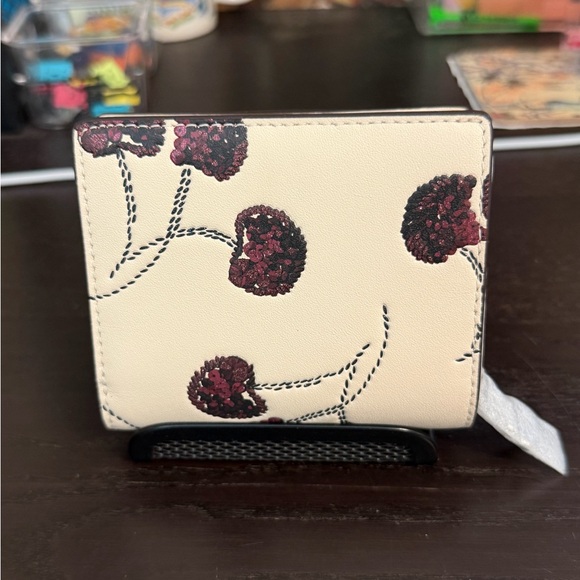 🍒NWT Coach Snap Wallet With Cherry Print!🍒 - Picture 5 of 6